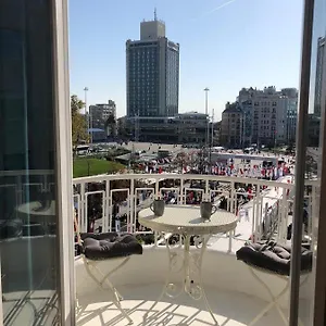 Апартаменты Great View Of Taksim Square, Luxury Furnished On Main Street Of Taksim, Partial Sea View